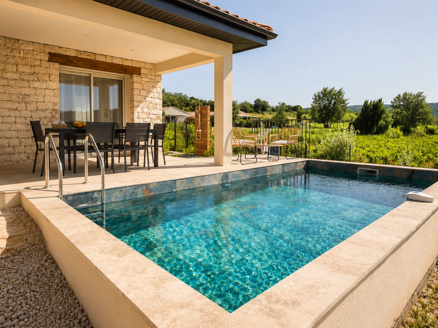 Piscine sur mesure — KAZAN Cornillon